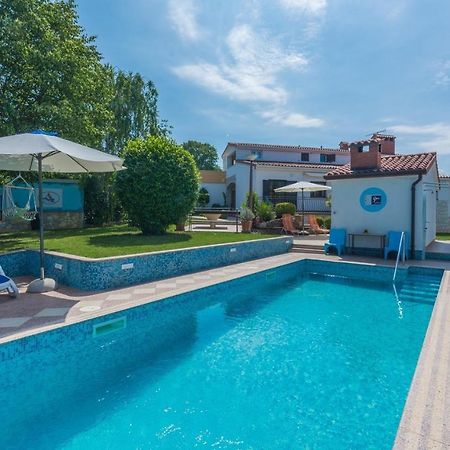 Villa Anita With Common Pool Vrvari Exteriér fotografie
