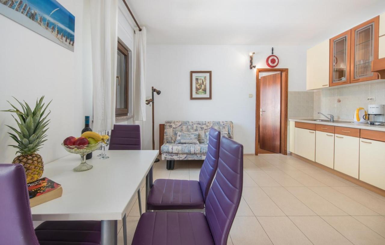 Villa Anita With Common Pool Vrvari Exteriér fotografie