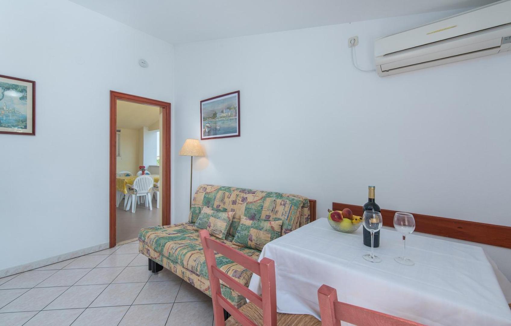 Villa Anita With Common Pool Vrvari Pokoj fotografie